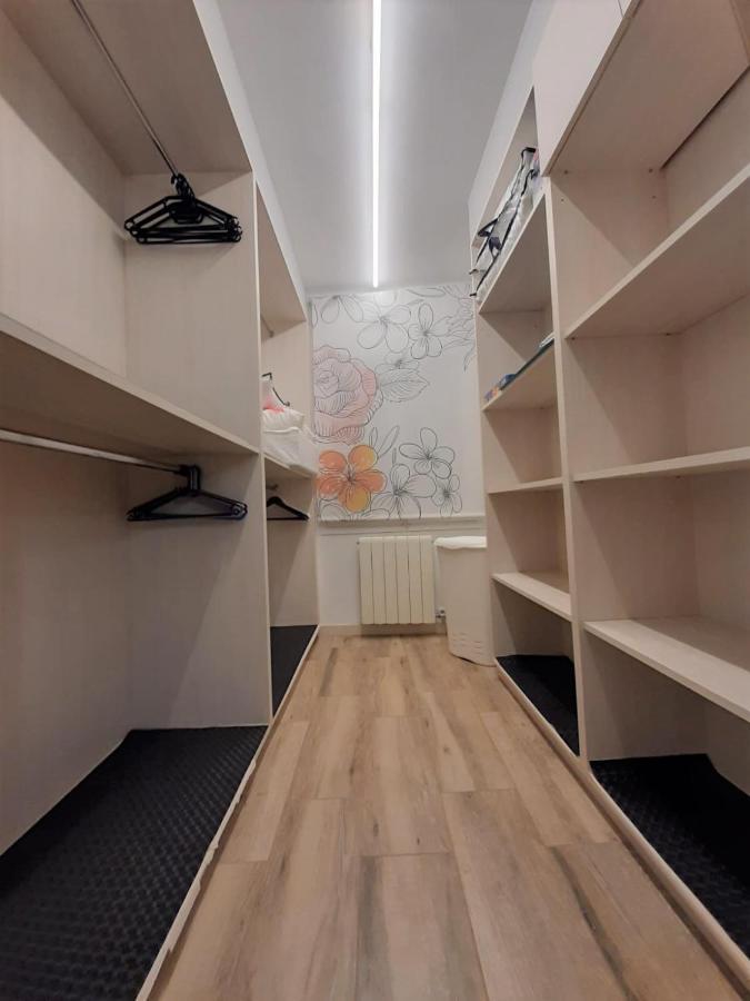 Apartamento Nuria Figueres  Exteriör bild
