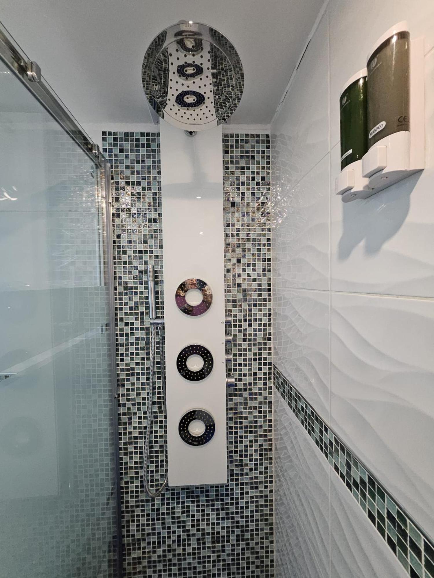 Apartamento Nuria Figueres  Exteriör bild