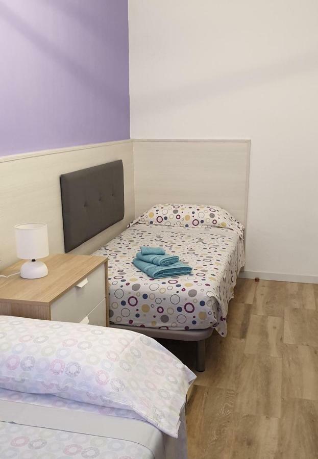 Apartamento Nuria Figueres  Exteriör bild